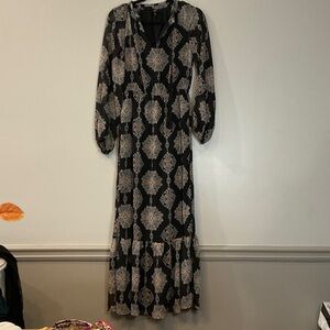 Mossino XS Black and Cream Patterned Long Sleeve Maxi Dress
